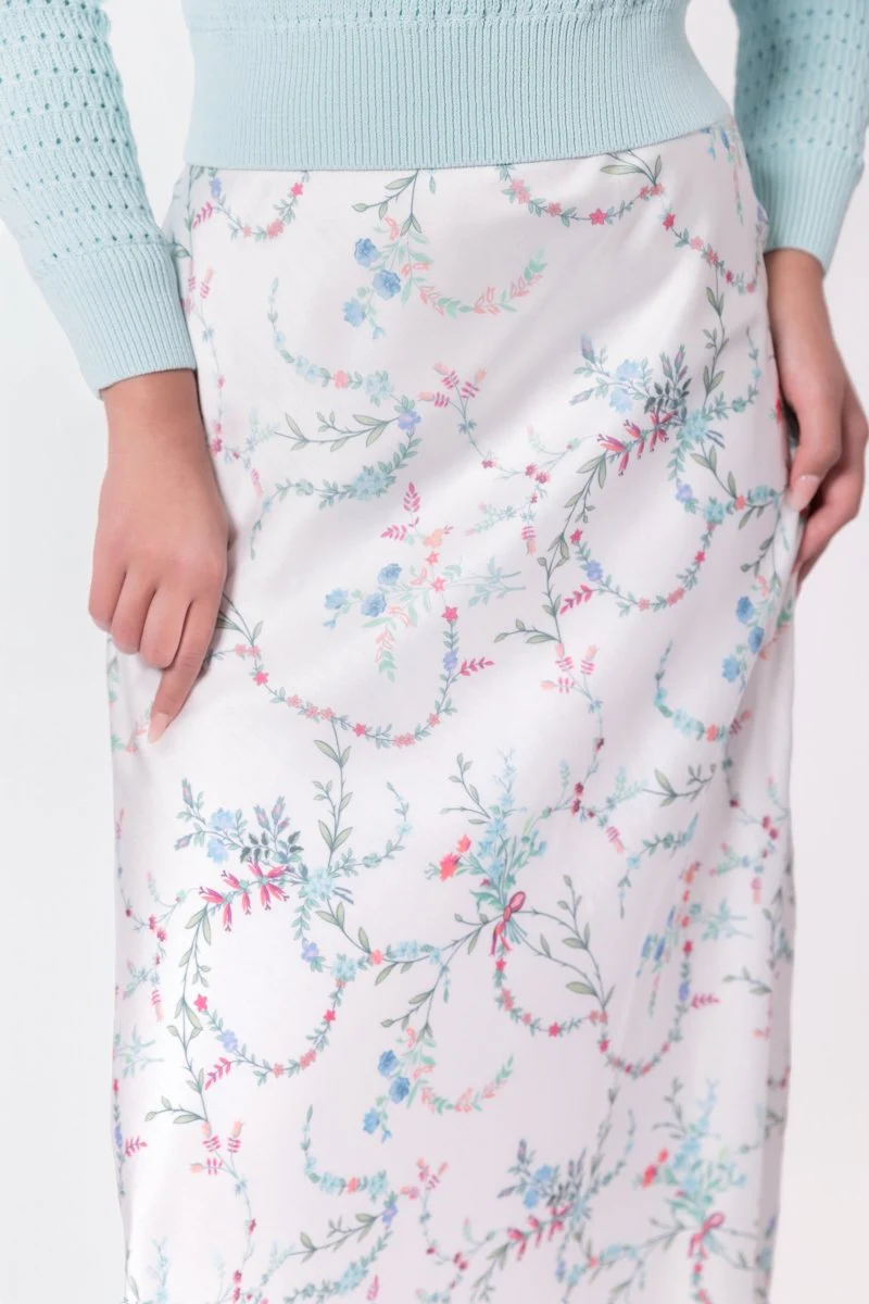 Lisa Skirt (White Flower) - Image 5